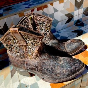 Gorgeous Frye Booties size 9